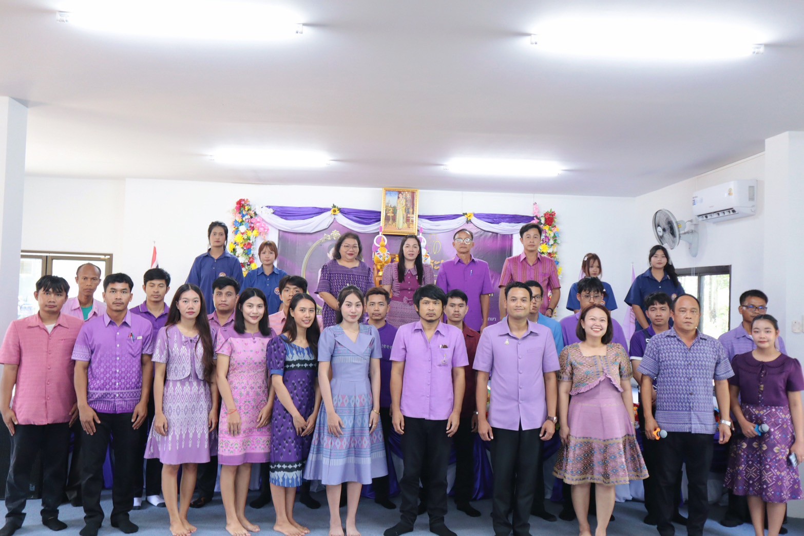 นักเรียน นักศึกษา ร่วมกันถวายพระพรชัยมงคล เนื่องในวันเฉลิมพระชนมพรรษา สมเด็จพระนางเจ้าสุทิดา พัชรสุธาพิมลลักษณ พระบรมราชินี วันที่ 3 มิถุนายน 2568
