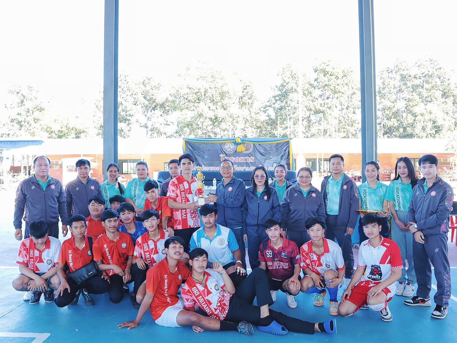 วิทยาลัยอาชีวศึกษาศรีเมืองใหม่ ได้จัดพิธีปิดโครงการการแข่งขันกีฬาฟุตซอลต้านยาเสพติด ครั้งที่ 1 ปีการศึกษา 2568