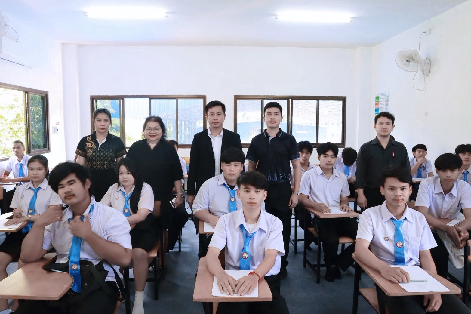 ท่านผู้รับใบอนุญาต ท่าน ดร.นิรันดร์ จันทร์เหลือง